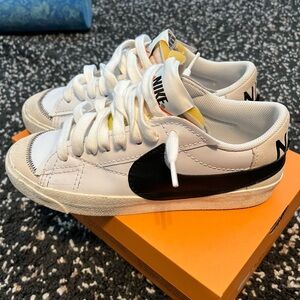 Nike Blazer Low 77 Jumbo